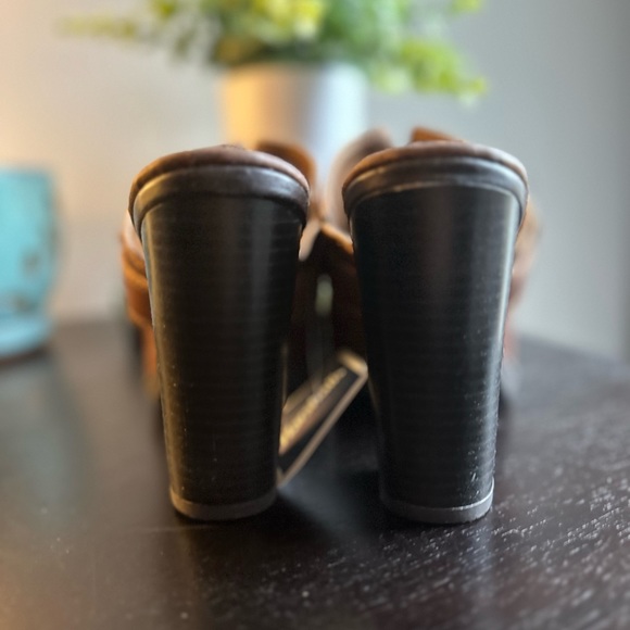 b.o.c. leather clogs - Picture 3 of 5